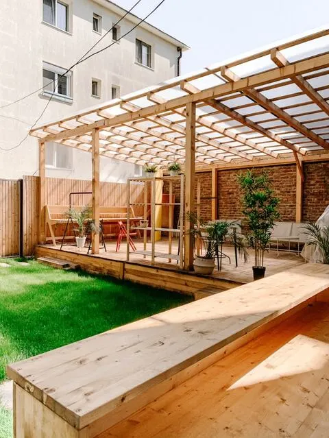 Installation d'une pergola : trouver un artisan professionnel